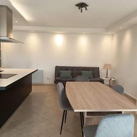 2 Pieces St Laurent Du Apartment