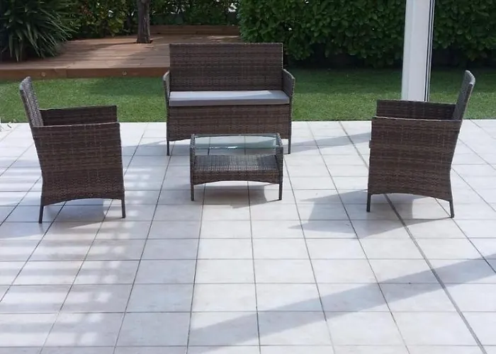 2 Pieces St Laurent Du Apartmán